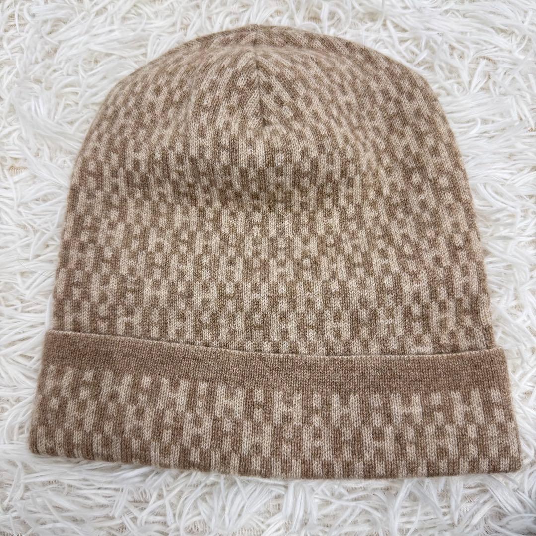 【訳あり】HERMES ニット帽　Hロゴ　総柄　ベージュ　カシミア　穴