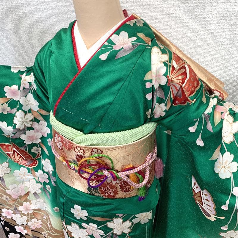 508z16〇仮絵羽 振袖 金彩 蝶々 桜 明るい緑〇美品 成人式 結婚式