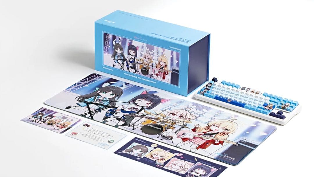 韓国限定　公式コラボ　はまじあき×ブルーアーカイブ　キーボード&プレイマット