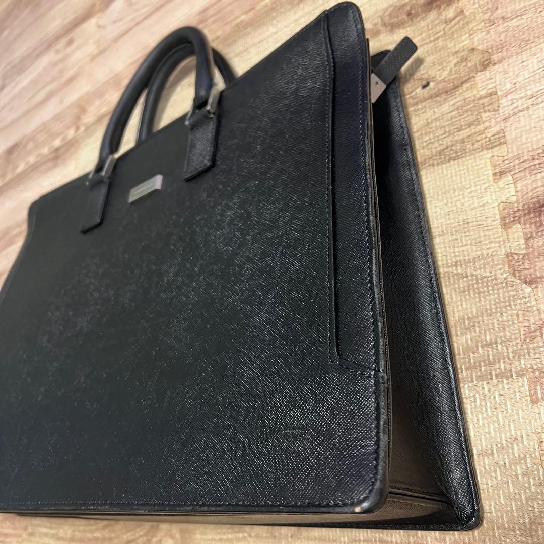 BURBERRY 黒 ビジネスバッグ