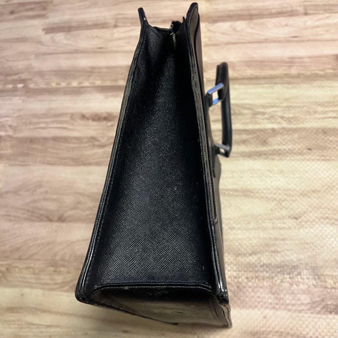 BURBERRY 黒 ビジネスバッグ
