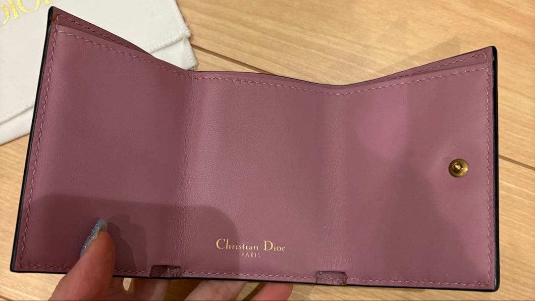 Dior ピンクレザー三つ折り財布