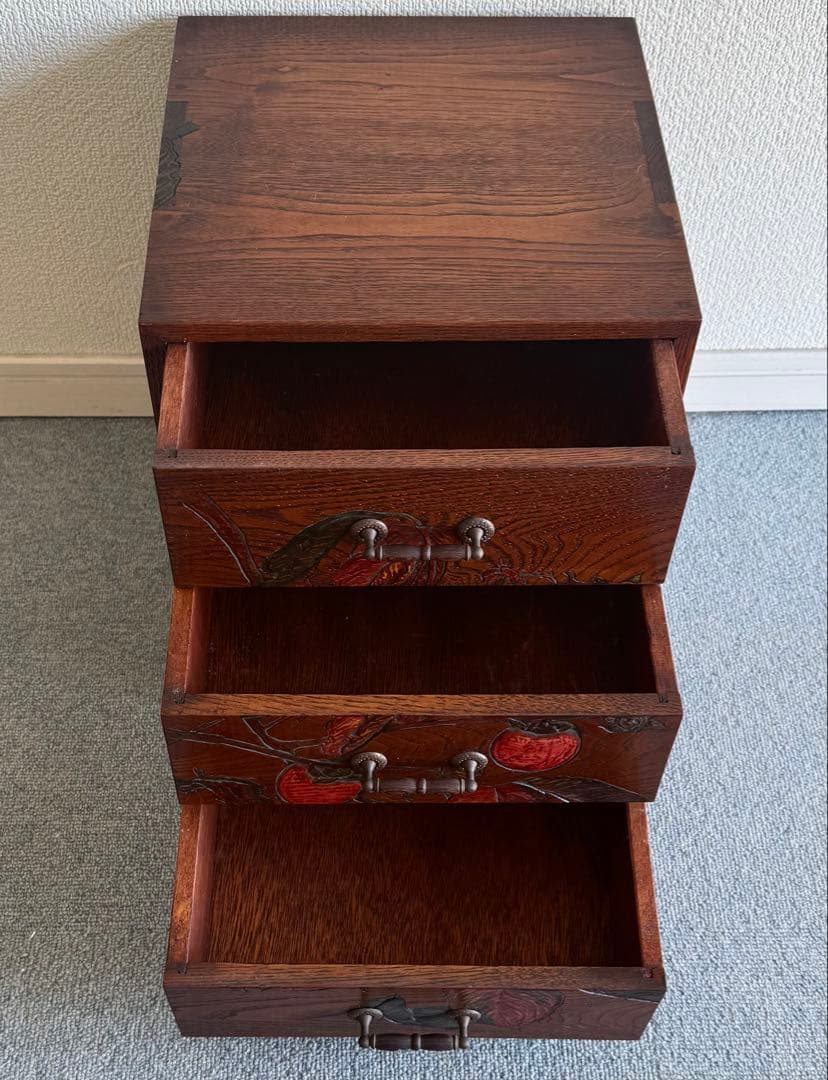 SNT1114 烏城彫 小箪笥 三段 彫刻 引き出し 作家印 時代物