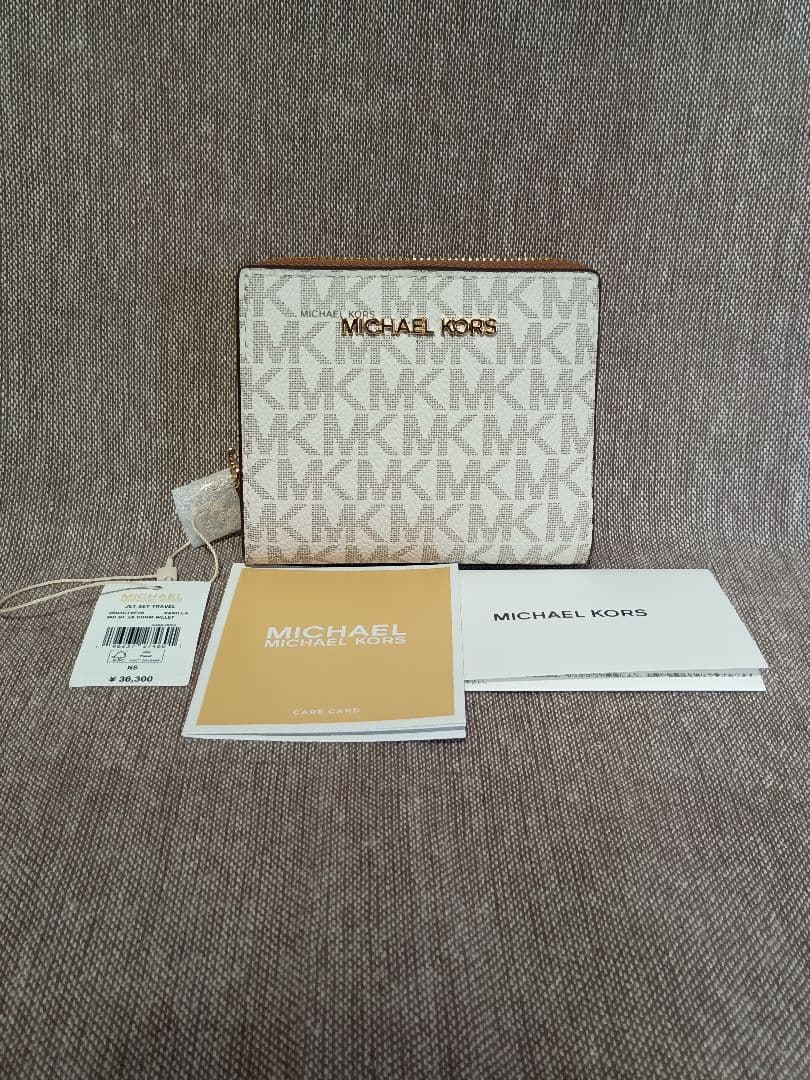 マイケルコース 2つ折り財布(新品)