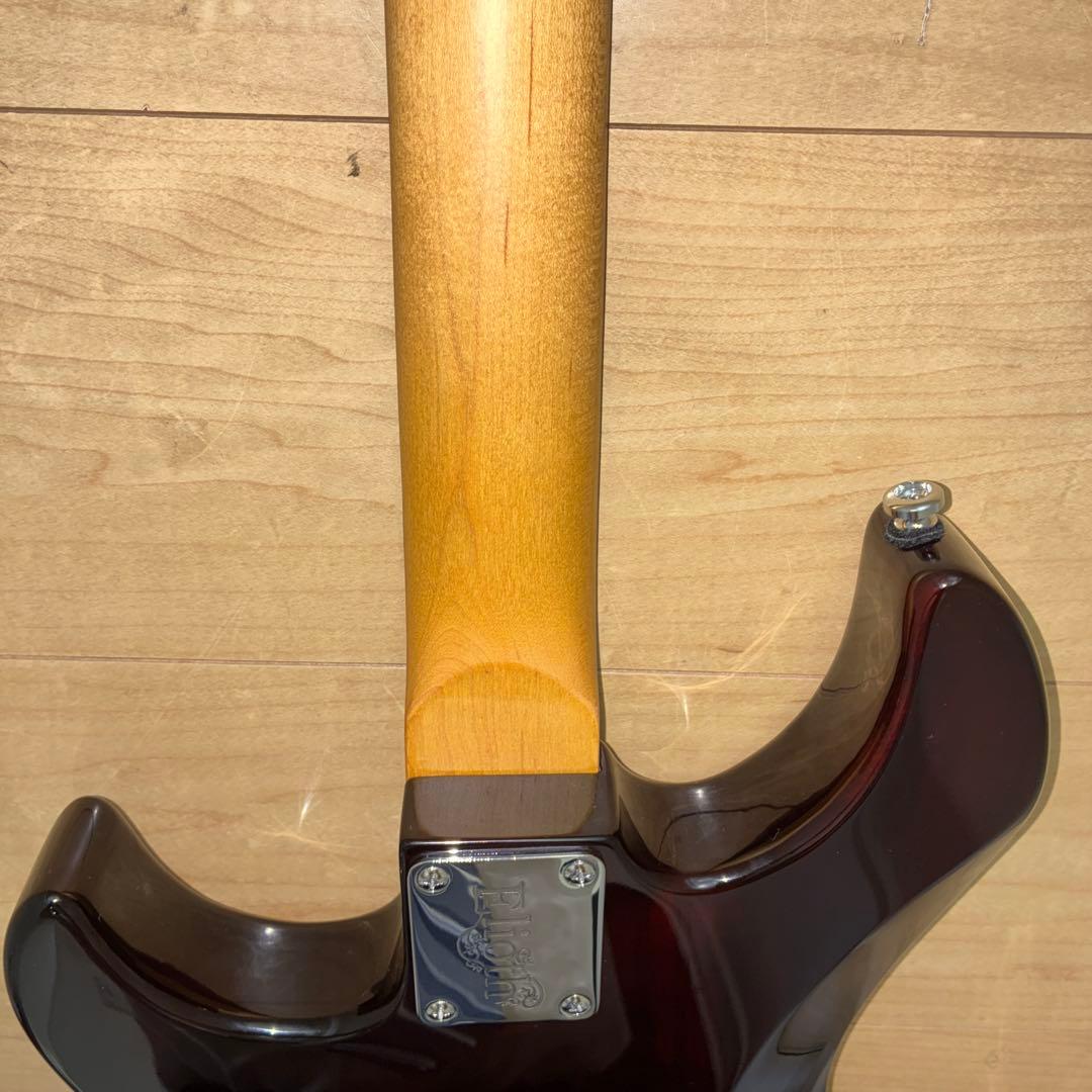 調整済み　いい音　Elioth S305 上位機種　ストラトキャスタータイプ