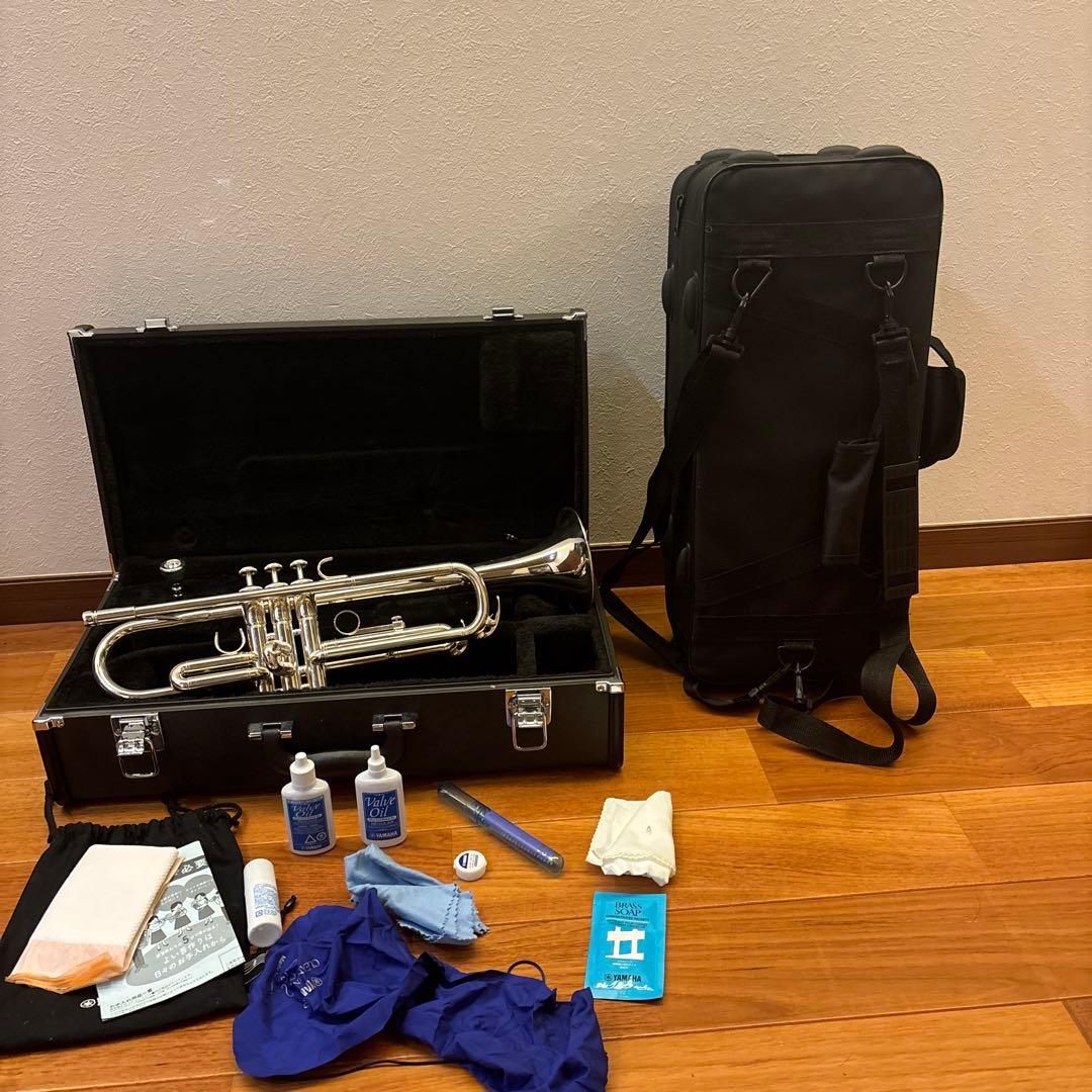 トランペットとケース、クリーニング用品付き　YAMAHA YTR-2330S