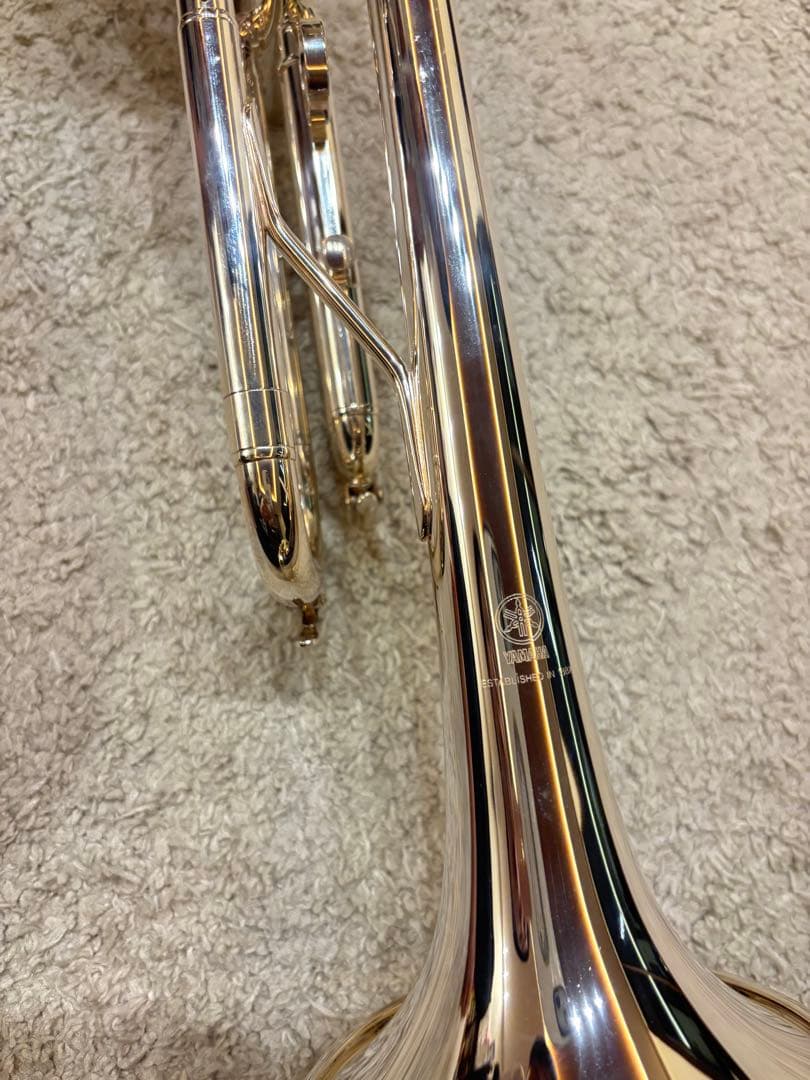 トランペットとケース、クリーニング用品付き　YAMAHA YTR-2330S