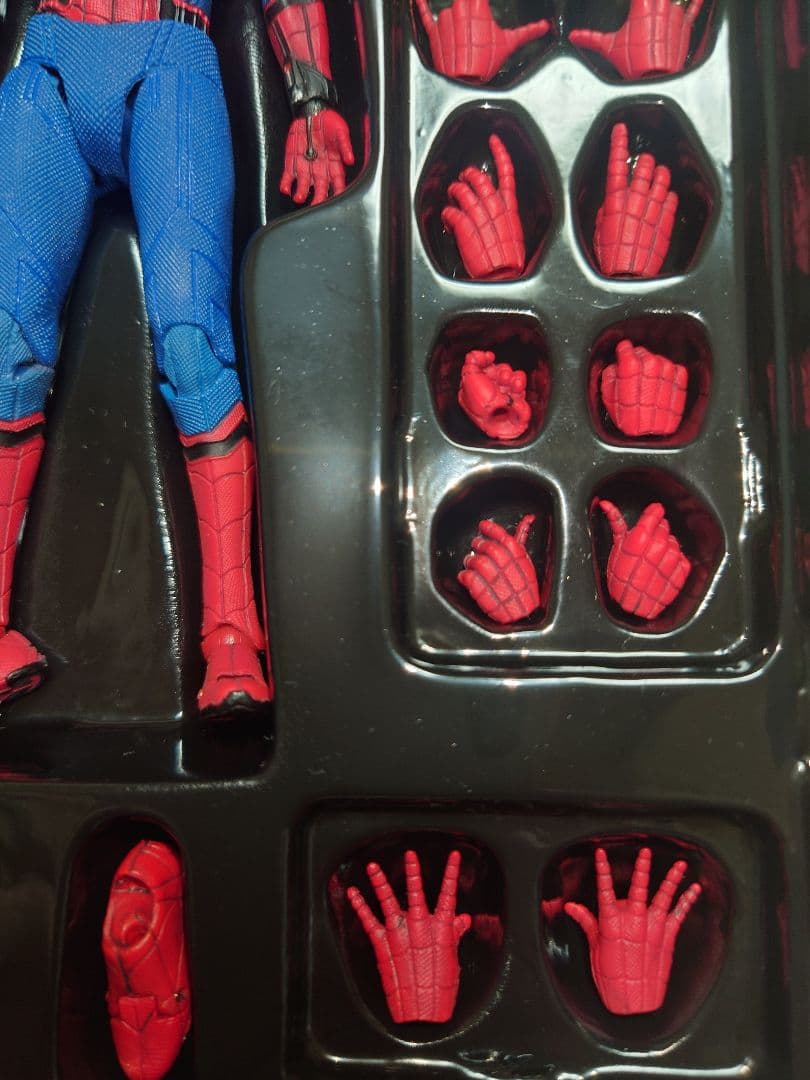 MAFEX No.103 スパイダーマン ホームカミング