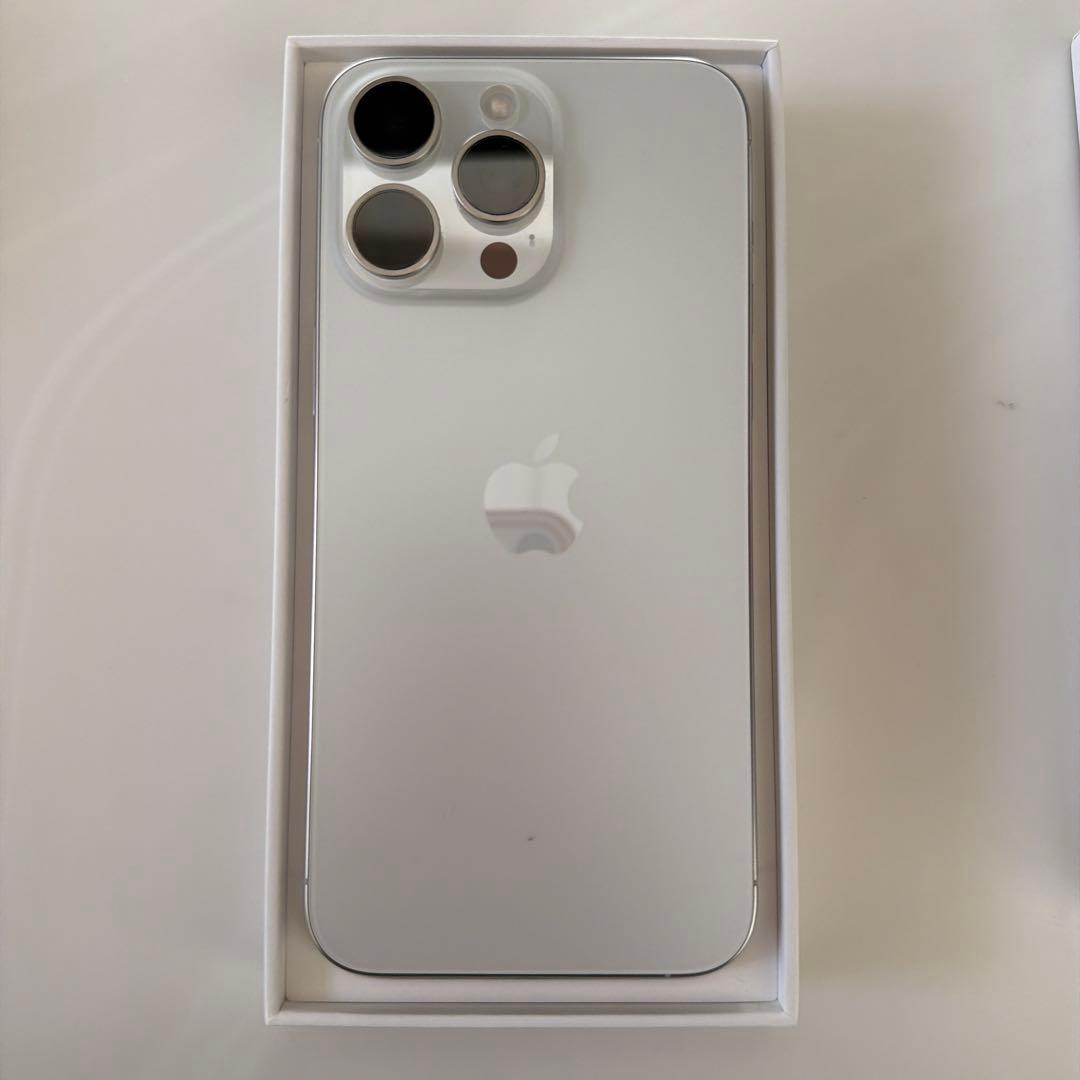 iPhone 15 Pro Max 256GB ホワイトチタニウム