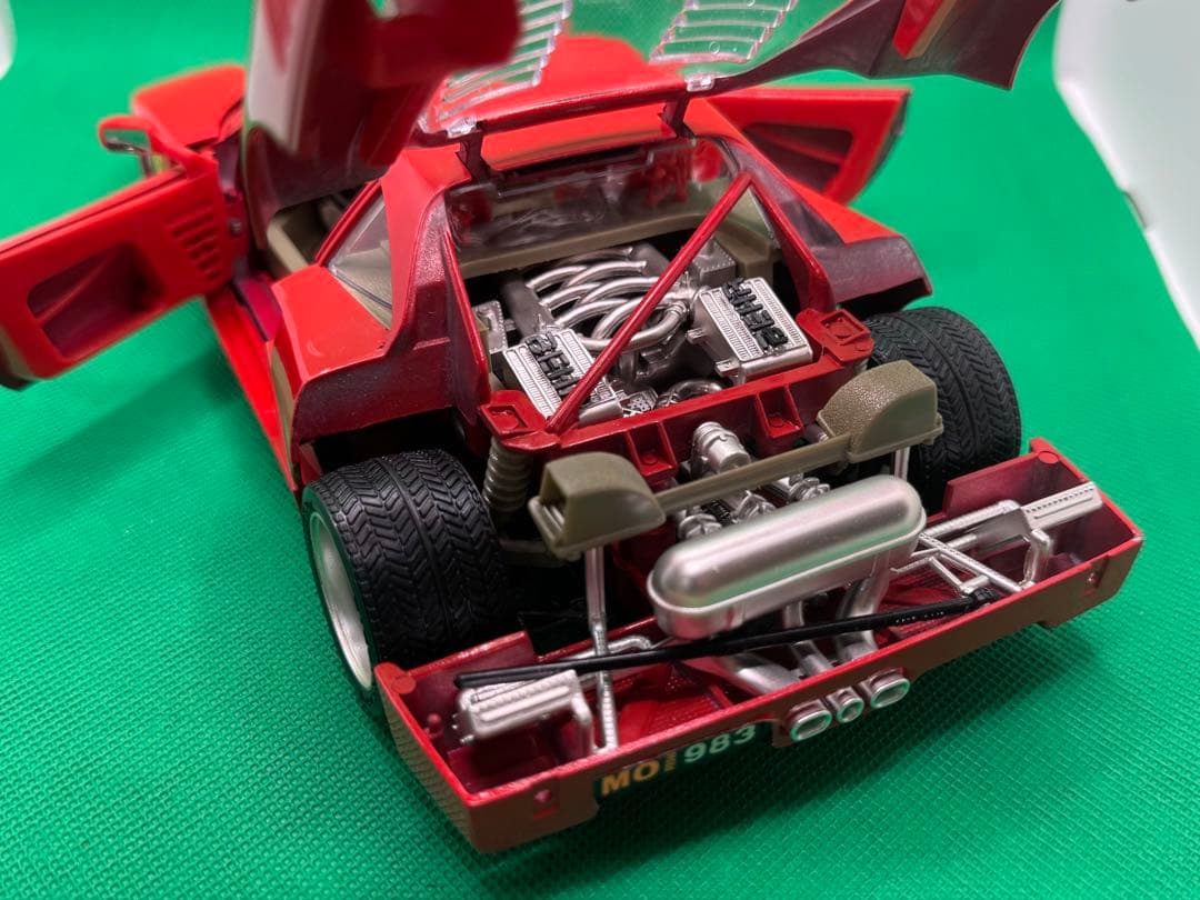Ferrari F40 1/18スケール 赤