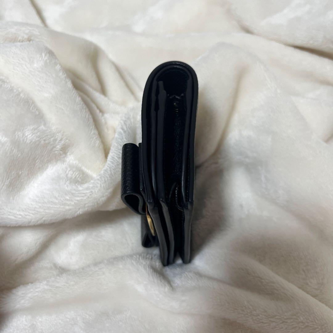 ⭐︎美品⭐︎フェラガモ 二つ折り財布 ヴァラリボン ブラック カーフ 金具ファスナー