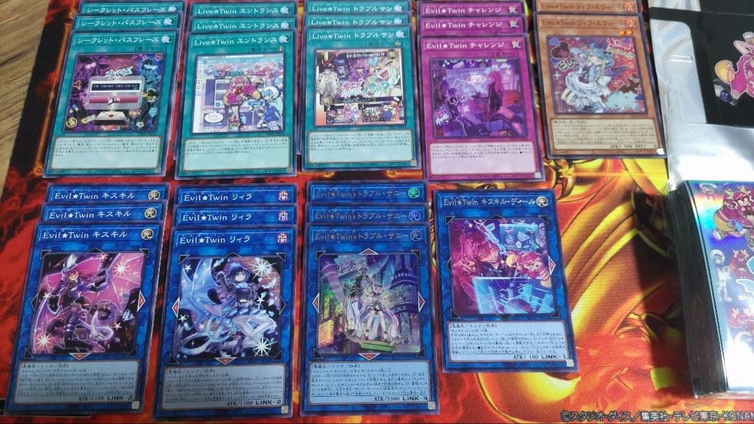 イビルツイン　公式　プレイマット　デッキケース　スリーブ　パーツ　まとめ売り