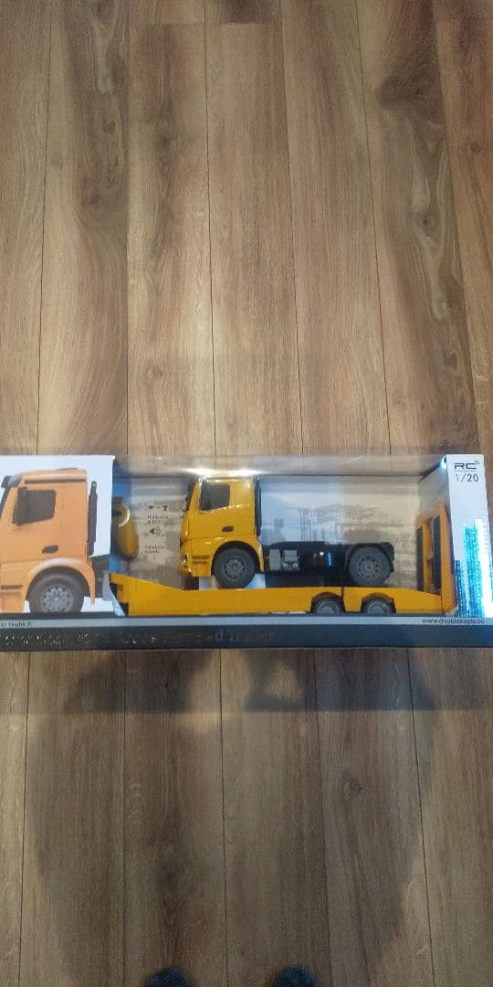 1/20スケール トレーラー付きホビーラジコン