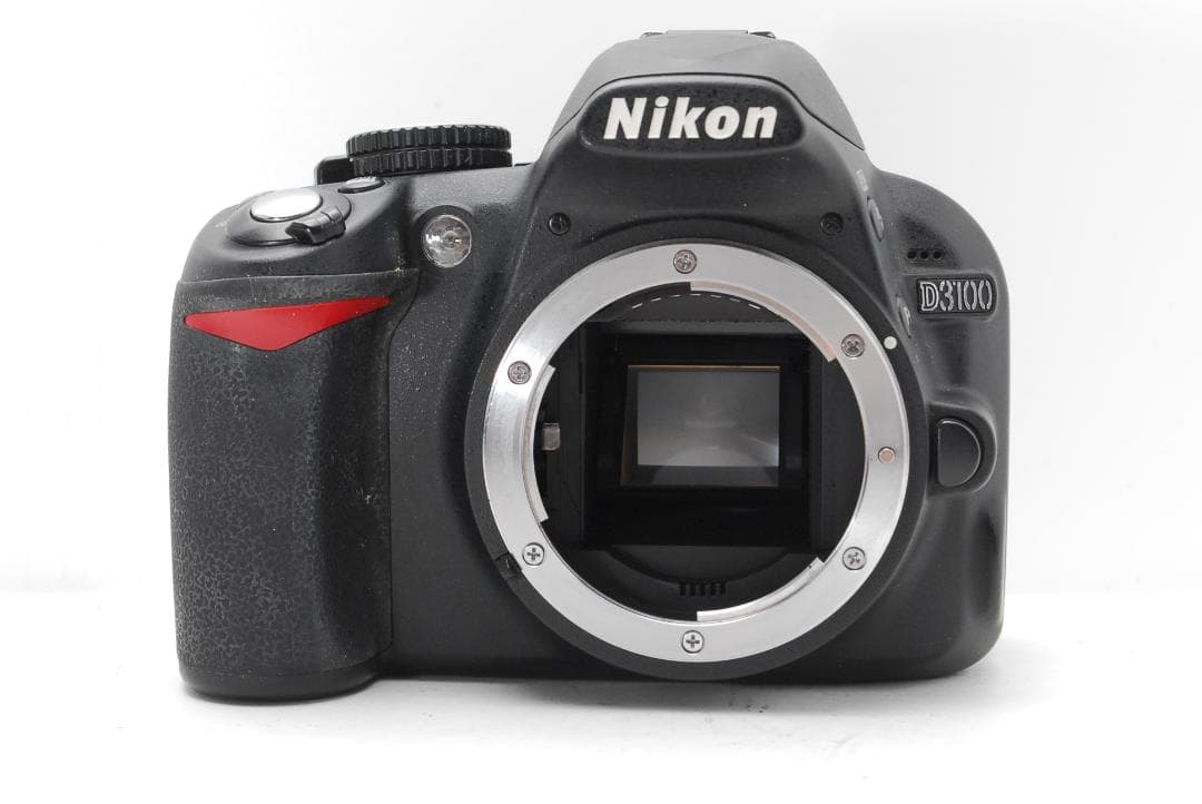 【新品級ショット数　外箱付】Nikon D3100　スマホ転送　動画も撮影できる