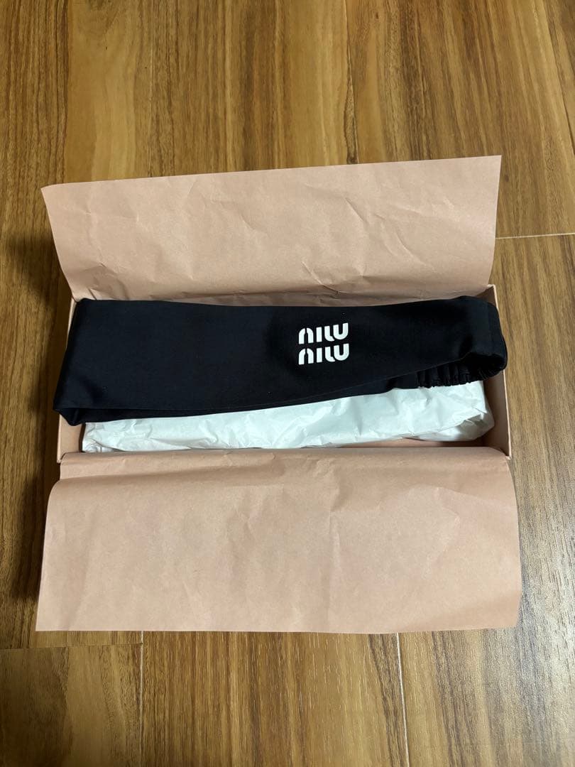 【専用】　美品　miumiu ヘアバンド