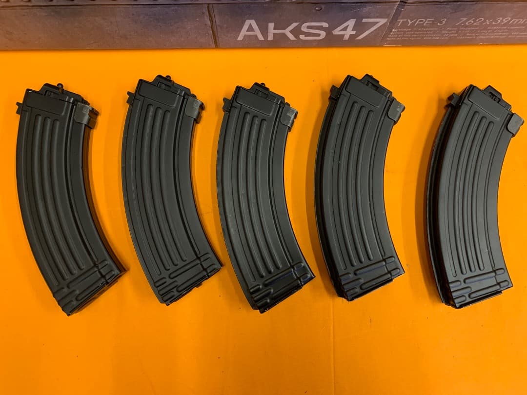東京マルイ　次世代電動ガンAKS47 マガジン5個とおまけ付き