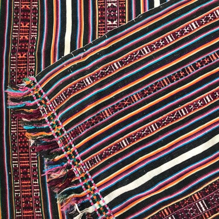 ヒマラヤの秘境ブータン王国 ヴィンテージ　「キラ」