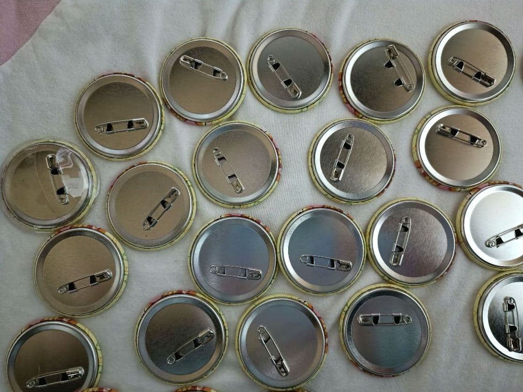 すとぷり　るぅと　缶バッチ　るとわん　僕と君の秘密基地　デフォ