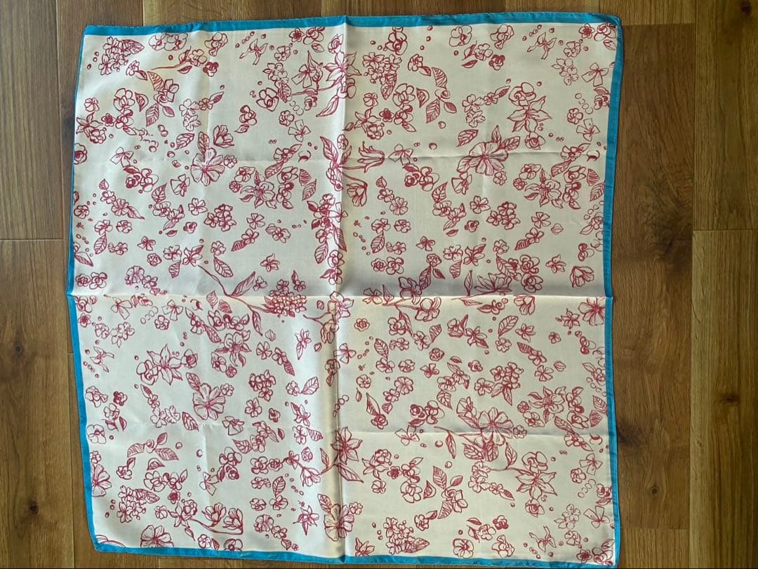 G-DRAGON ジードラゴン　スカーフ　ジヨン　BIGBANG 空港コーデ