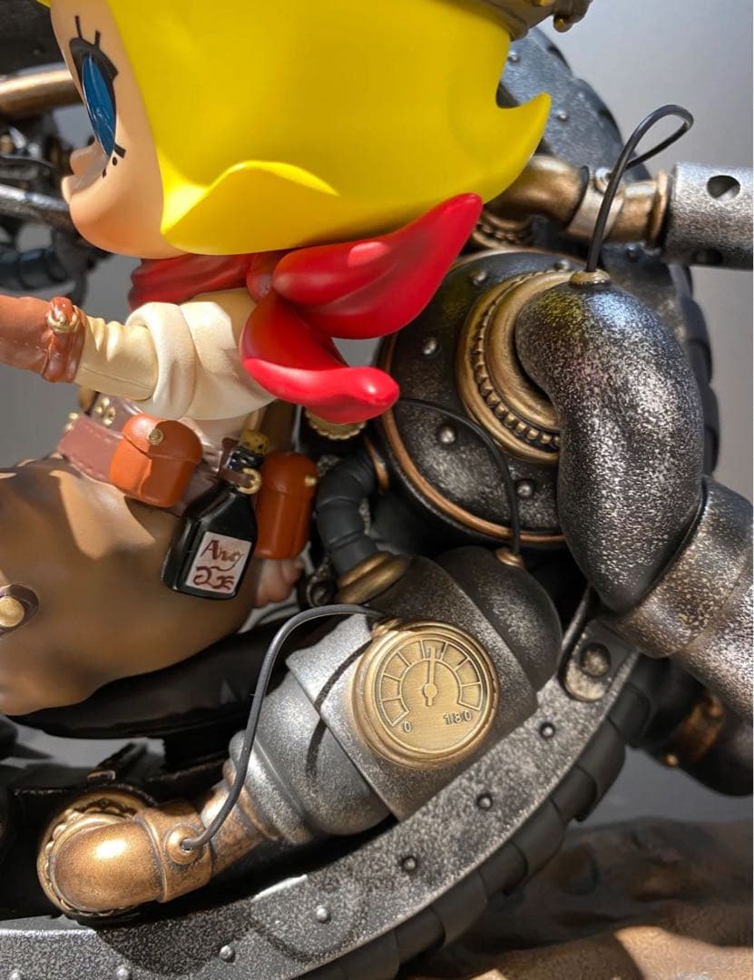 デザイナーズトイ 末那末匠 ポップマート  Molly フィギュア D