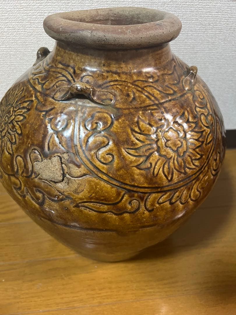 中国明時代茶色陶器 彫刻模様 壷