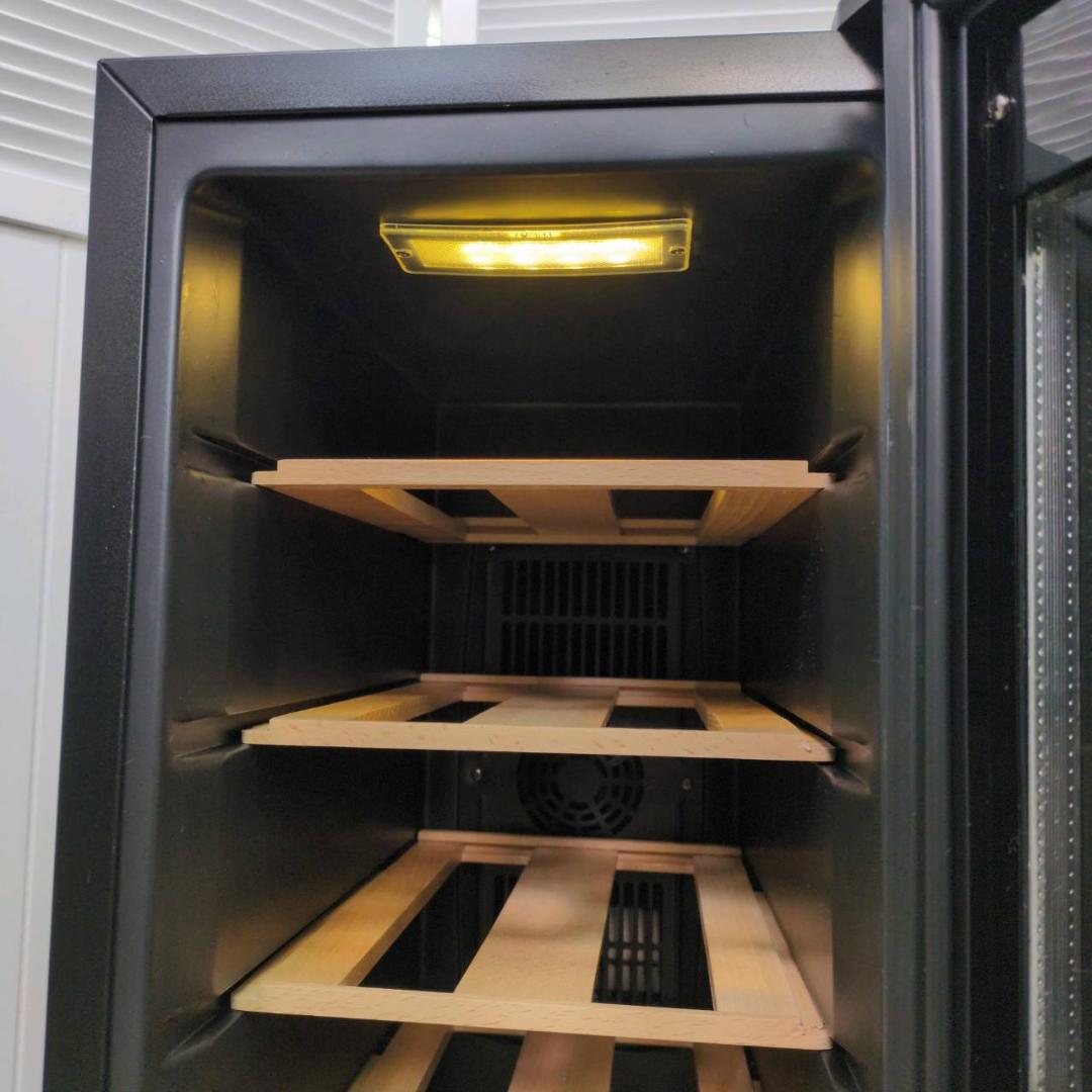 ★ PlusQ 12本収納ワインセラー　ペルチェ式 B　WC-012P　40L