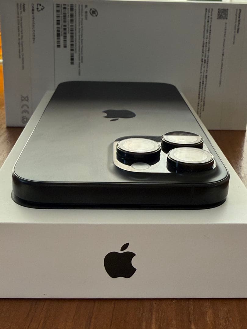 【美品】iPhone 16 Pro Max 256G 【SIMフリー】