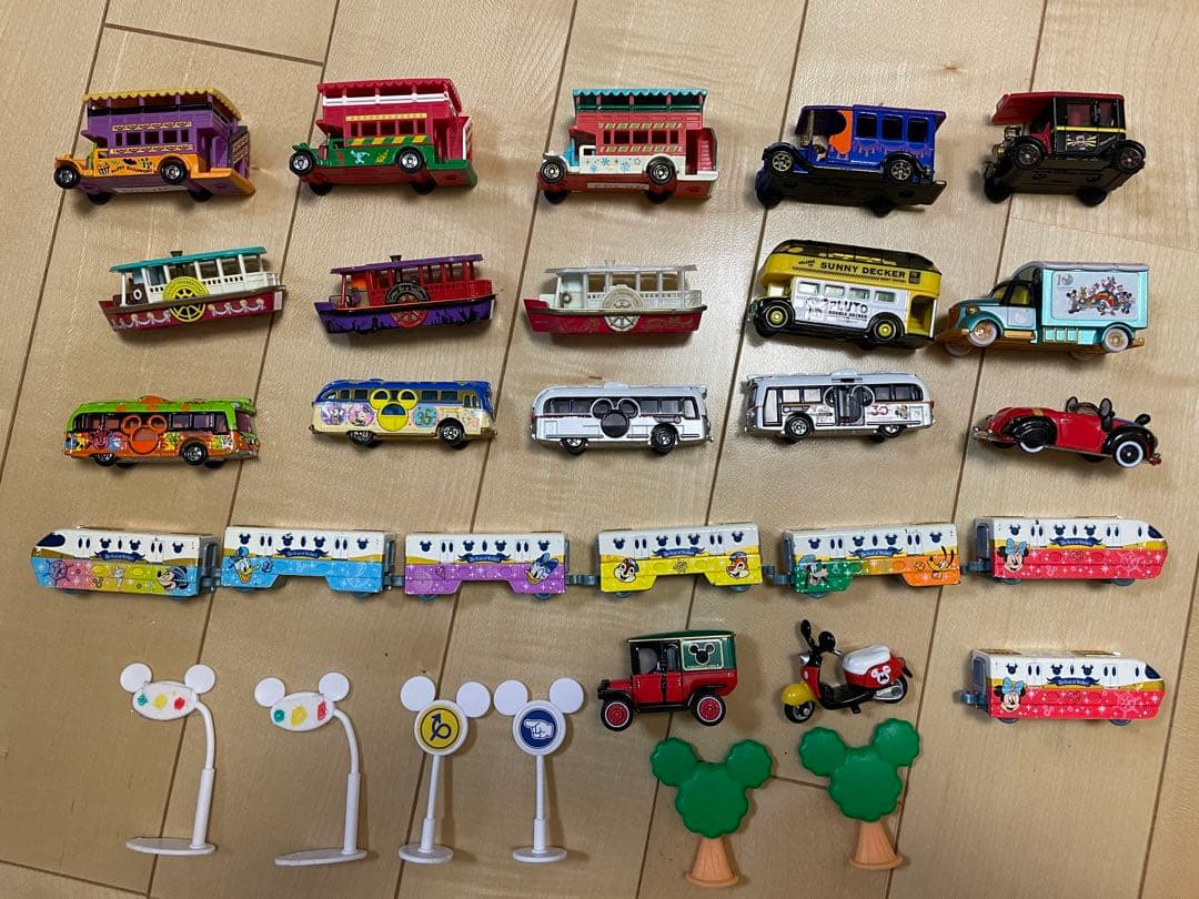 値下げ‼️豪華セット♡完売品⭐︎レア　ディズニー　トミカ　24台　収納ケースセット