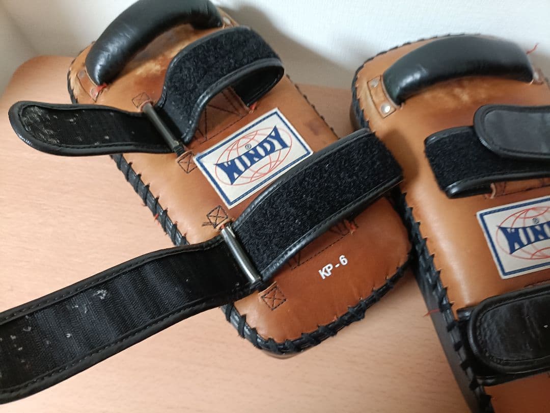 WINDY KP-6 スーパーキックミット　③