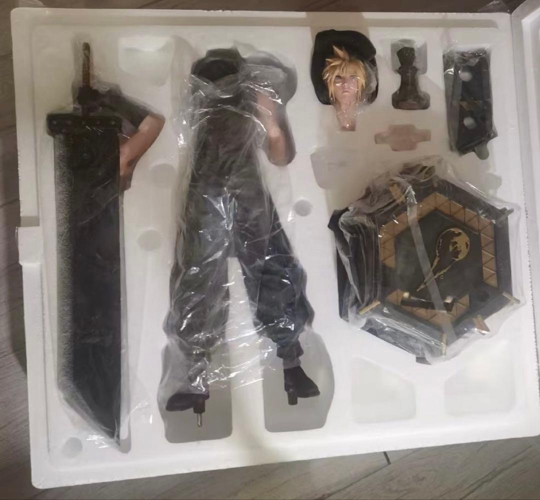 【ファイナルファンタジー7】クラウド ガレージキット特大フィギュア cloud