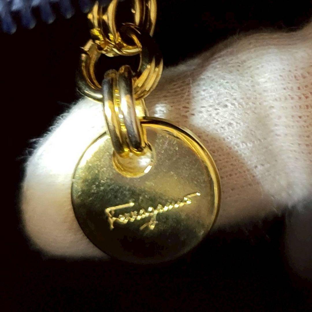 美品✨　サルヴァトーレフェラガモ　ショルダーバッグ　ヴァラリボン　ガンチーニ　紺