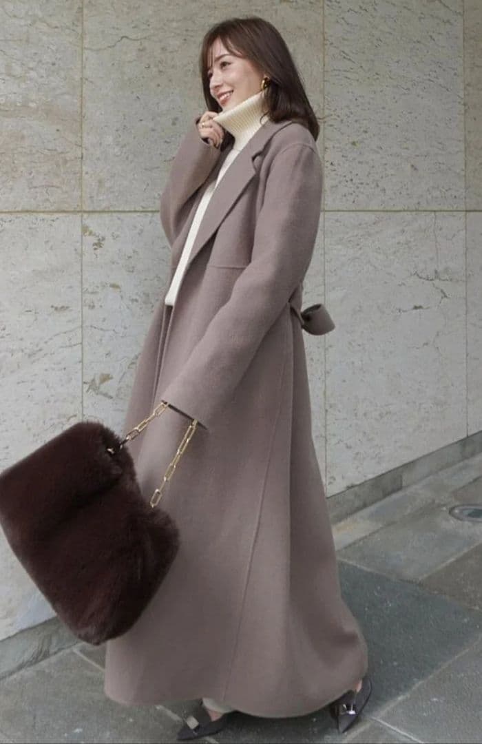 【人気】　近年モデル　アニュアンス　リバーロングコート　ロング　ベルト　Aライン