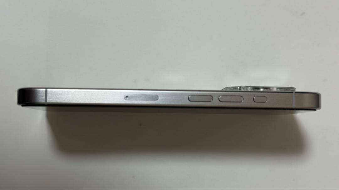 値下!!⭐️iPhone15proケース、カバー、レンズカバー、ネックストラップ付