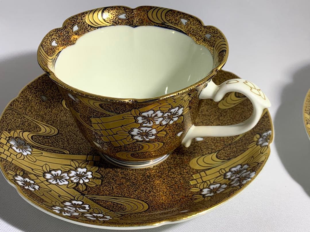 有田焼　染錦　古伊万里様式 　蒔絵 花筏　幸楽窯　カップ＆ソーサー 2客