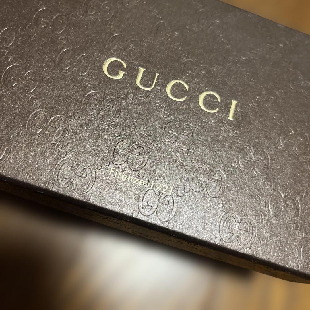 GUCCI、レザー 赤 三つ折り財布 箱付き