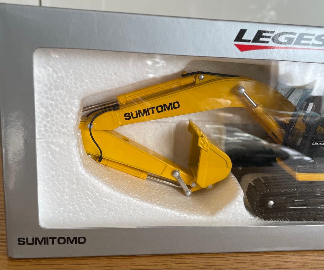 SUMITOMO SH210 ミニチュア重機 1/40