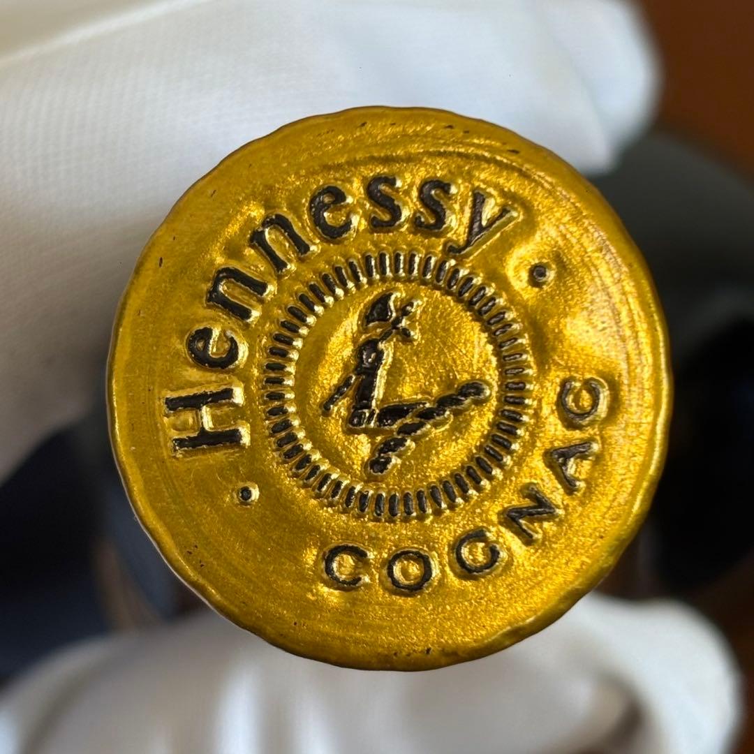 希少品　ヘネシーＸＯ　1000m l 金キャップ箱付　未開封保管品 al37