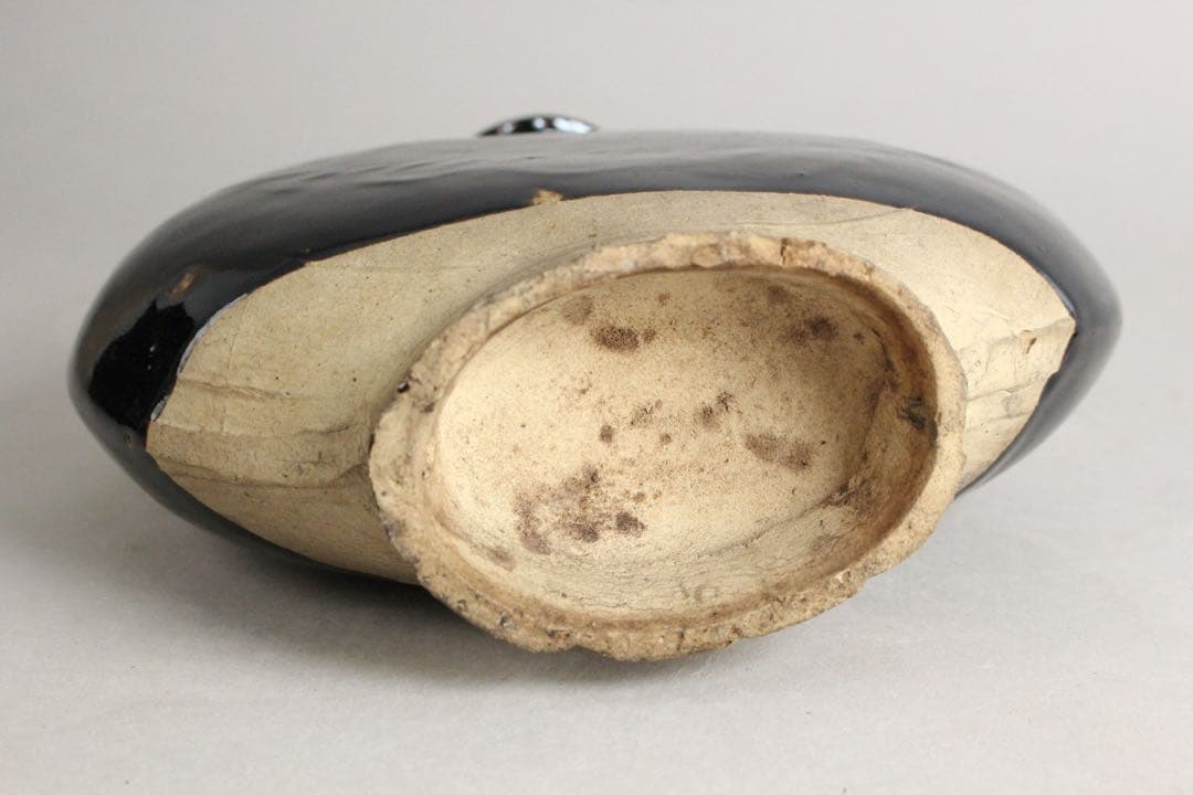 No4476 中国美術　磁州窯　黒釉葉文扁壷　木製台/木箱付　花器　送料無料