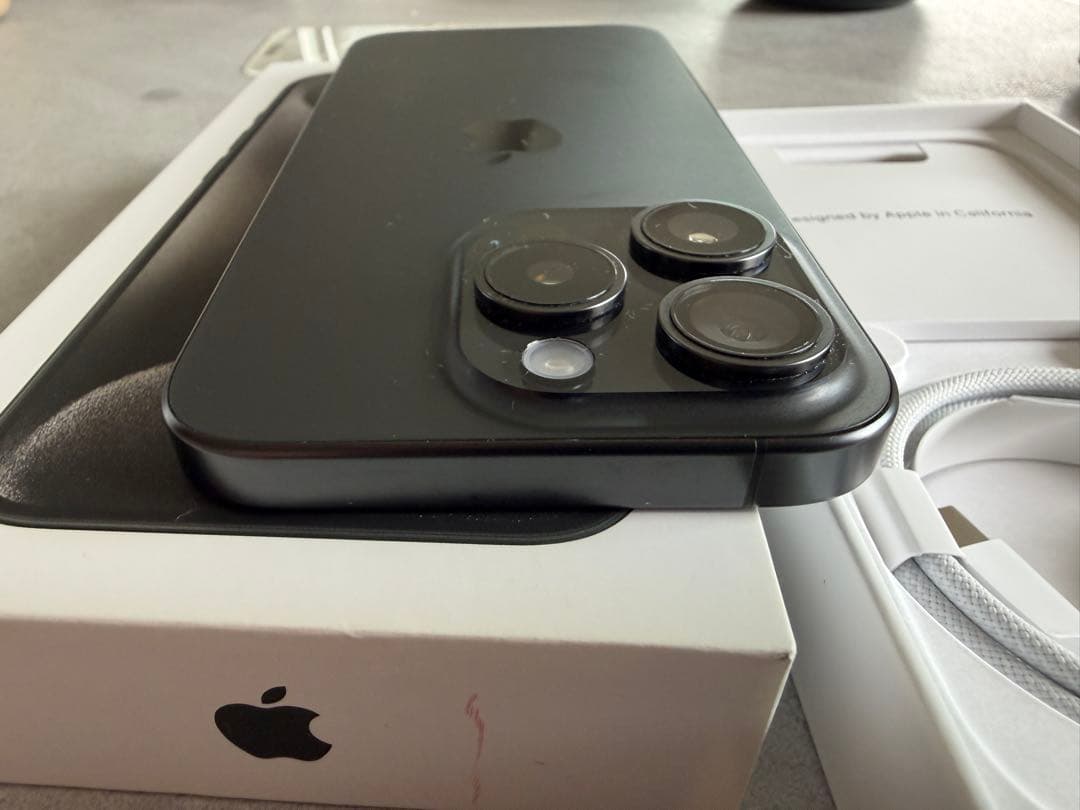 Apple iPhone 15 Pro スペースブラック 128GB 本体