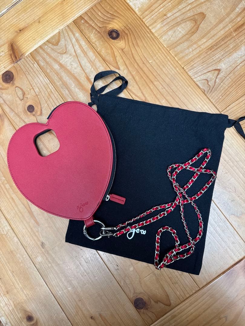 未使用品 iPhone16Pro / red 【dress HEART】 ハート