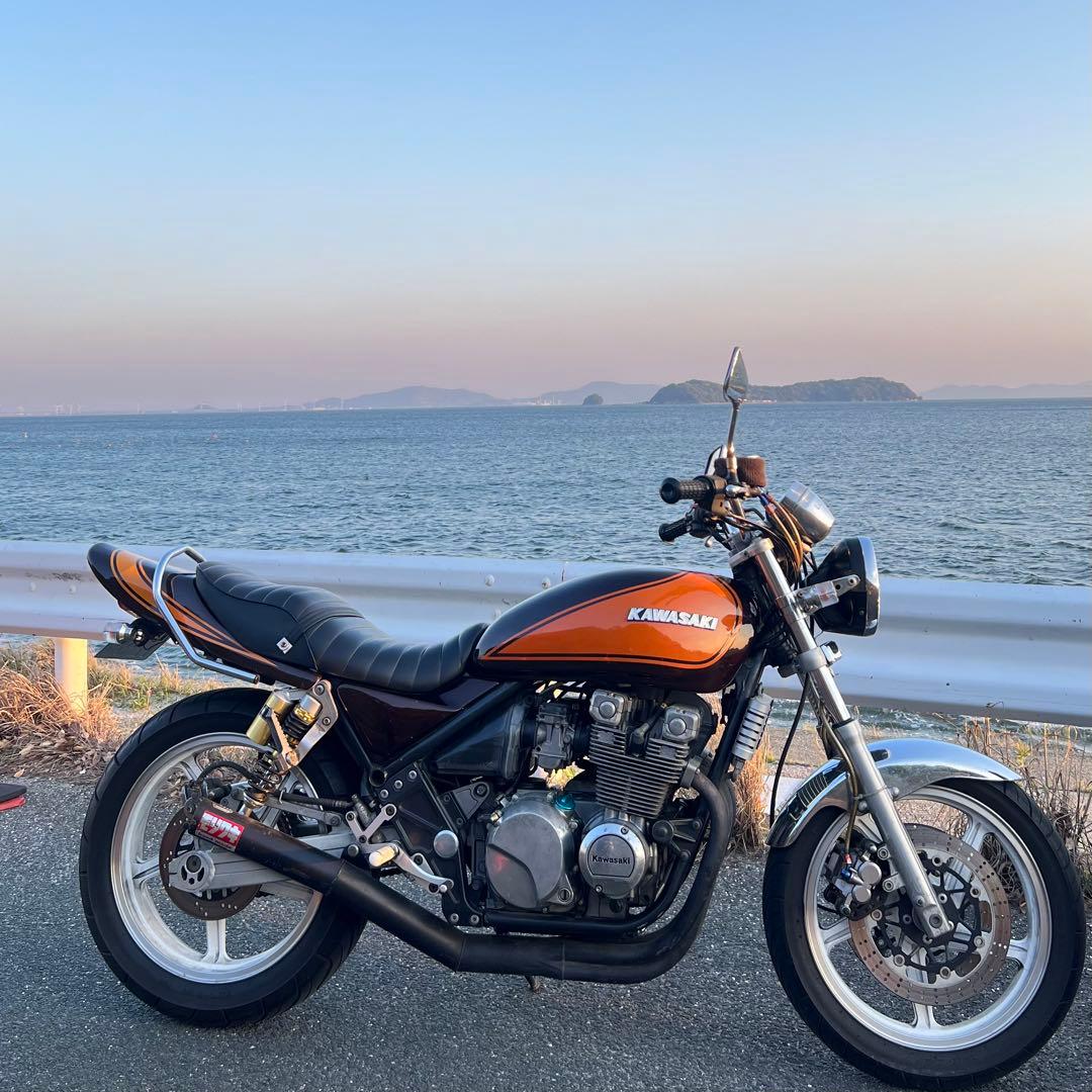 ゼファータンクカバー、テールカウル