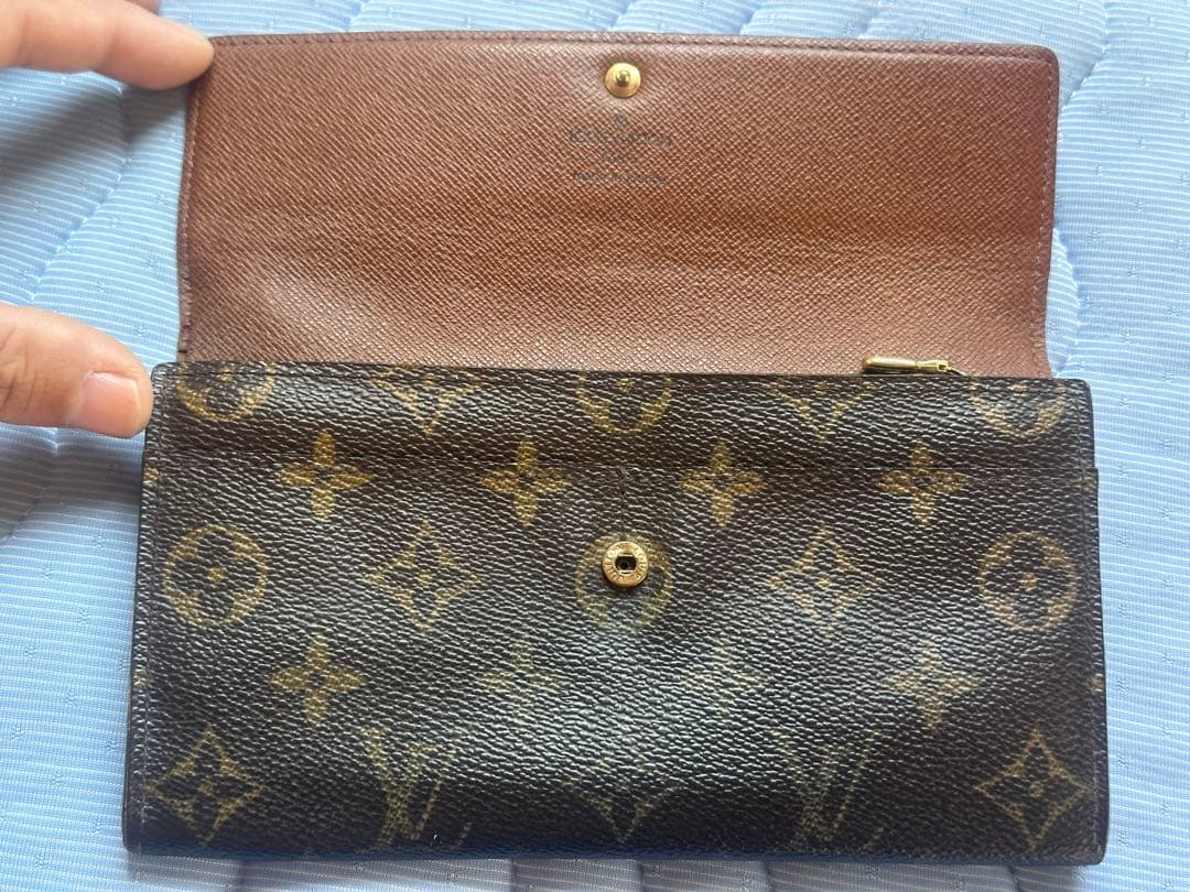 LOUIS VUITTON（ルイヴィトン）モノグラムラインの二つ折り長財布