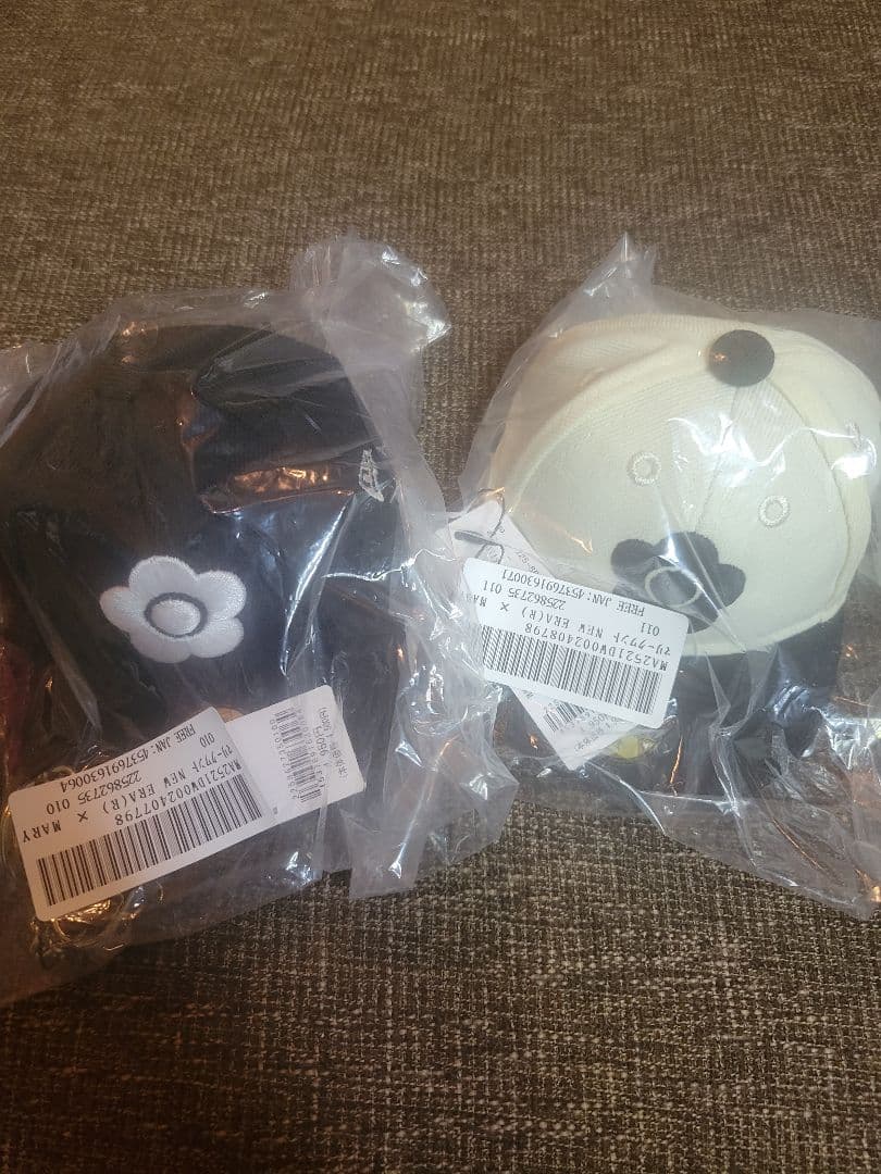 マリークワント/MARY QUANT　ニューエラ　デイジーポーチ　2色セット