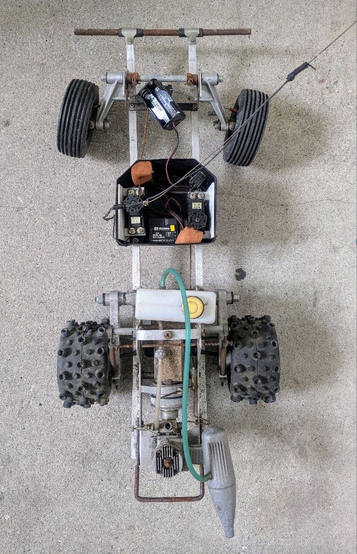 当時物3台セット/エンジンカー2台/ ラジコン1台/ ラクダバッテリー/シャーシ