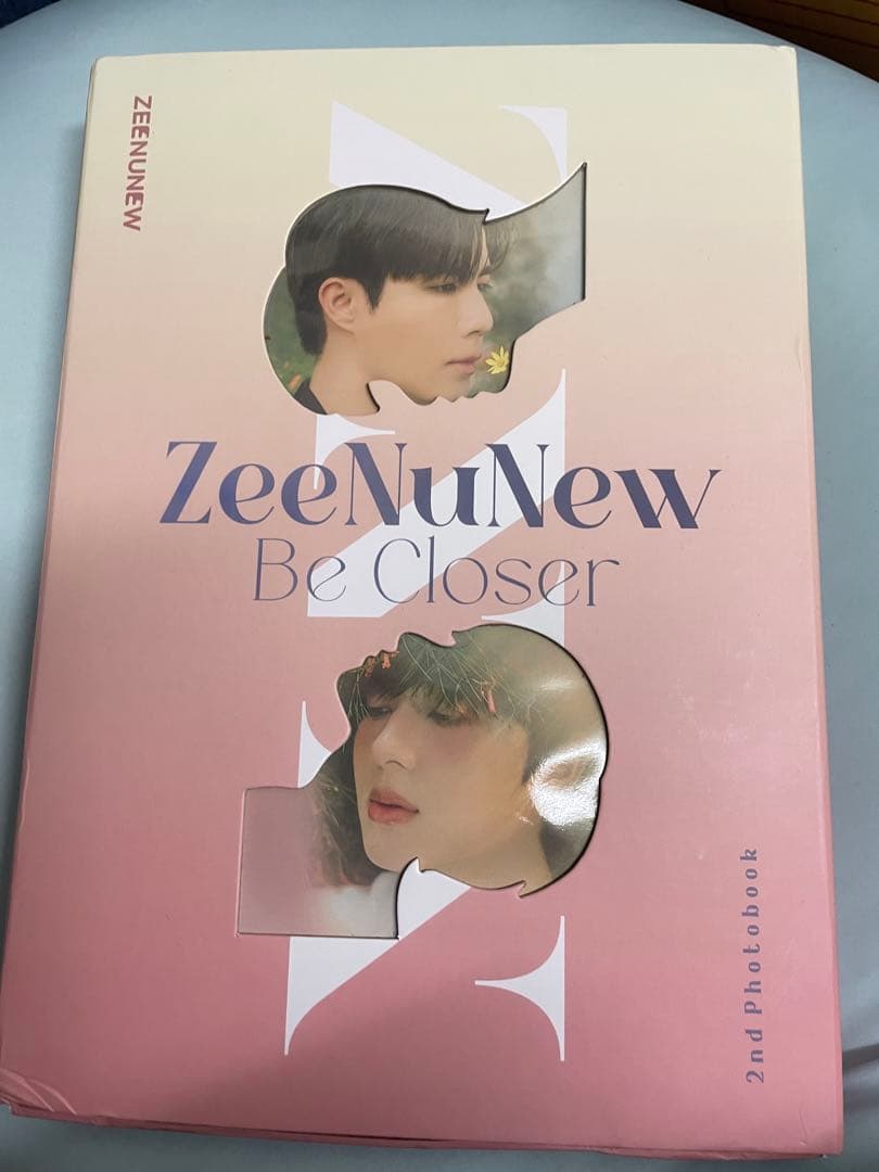 タレント・お笑い芸人 ZeeNuNew 2nd photobook be closer