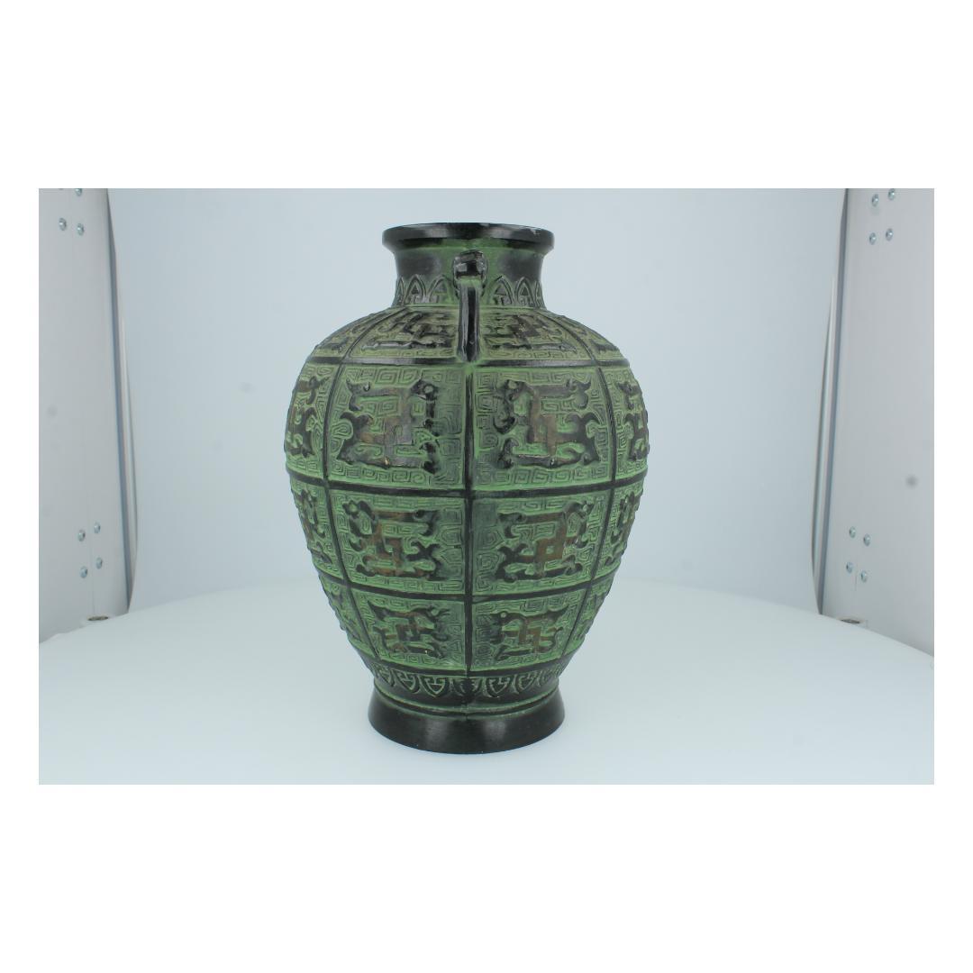 東洋風装飾花瓶 龍頭持ち手 金属工芸風 神獣文様 インテリア骨董調