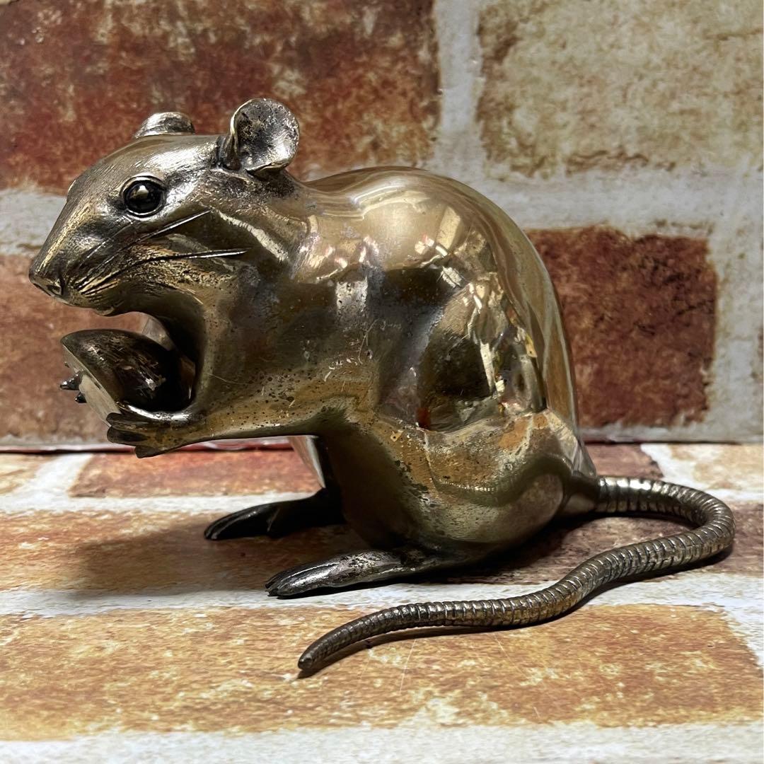 正斉(銘) 栗持ち鼠　金属製