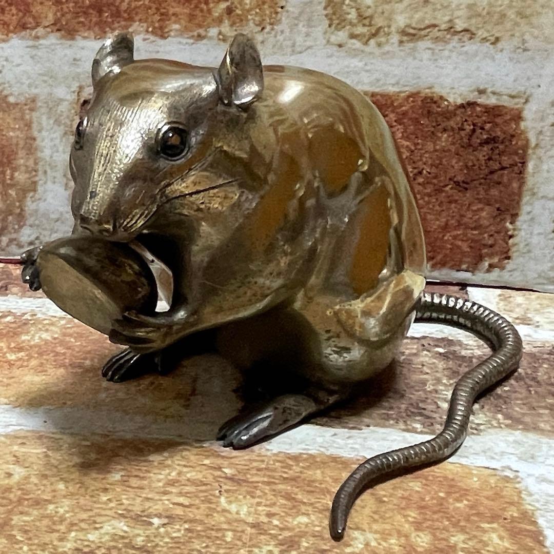 正斉(銘) 栗持ち鼠　金属製