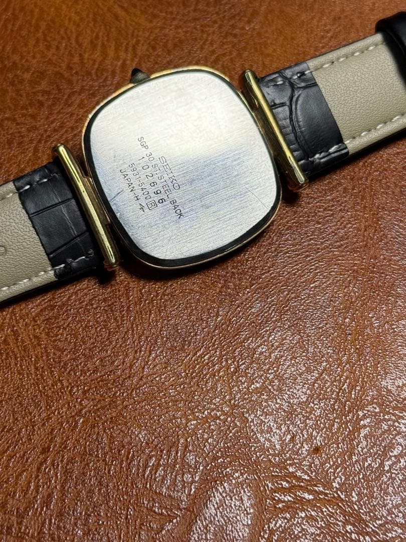 A17 希少 稼動品 SEIKO DOLCE スクエア型　80年代