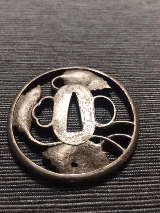 鍔　葵図　透かし鍔　鉄地　江戸時代